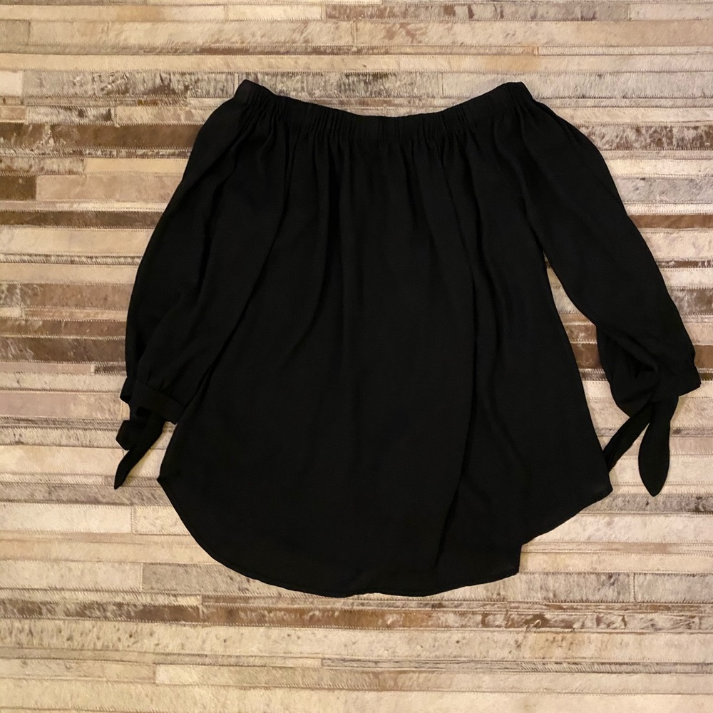 Off the Shoulder Simple Blouse